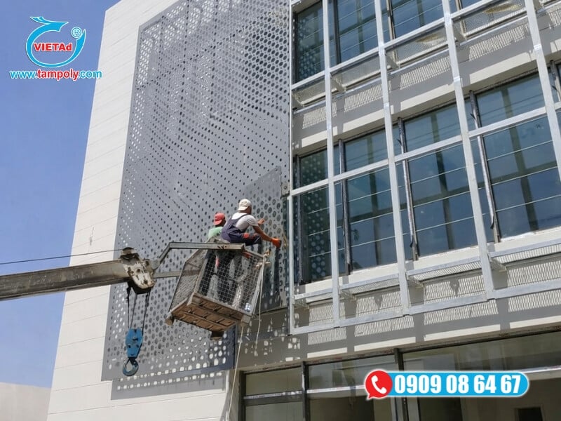 Tấm nhôm dùng làm mặt dựng bên ngoài cho các tòa nhà tại Hà Nội