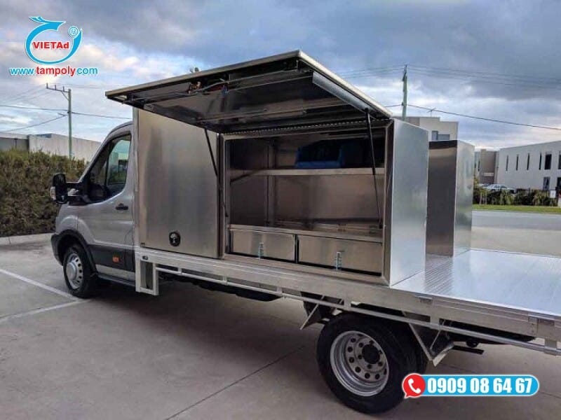 Nội thất và khung xe được làm từ nhôm tấm tại quận 11