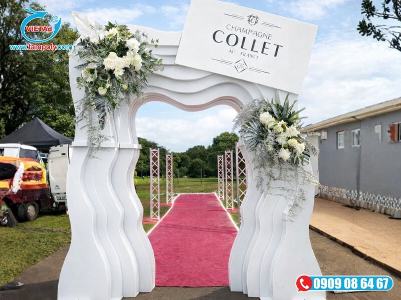 Tấm formex 15mm xếp chồng các lớp làm cổng chào