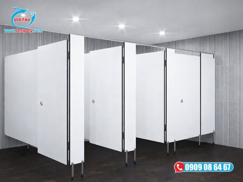 Vách ngăn vệ sinh làm từ tấm formex 17mm màu trắng hiện đại