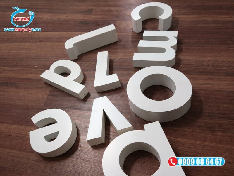 Tấm formex 18mm có bề mặt phẳng mịn, lõi xốp dày đặc