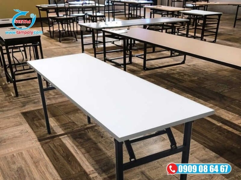 Bàn làm việc từ tấm pima có mặt bàn mịn chống trầy xước, dễ lau chùi, trọng lượng nhẹ tiện di chuyển