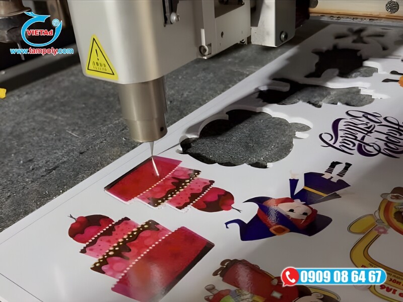 Phương pháp gia công cắt formex bằng dao rung, vết cắt mượt, không tạo bụi