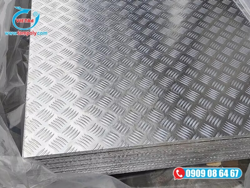 Nhôm tấm 10mm dập vân tăng ma sát để làm sàn lót