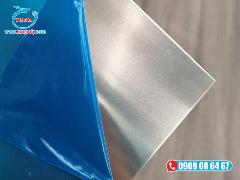 Bề mặt nhôm tấm 5mm có khả năng chống ăn mòn, không cần sơn chống gỉ