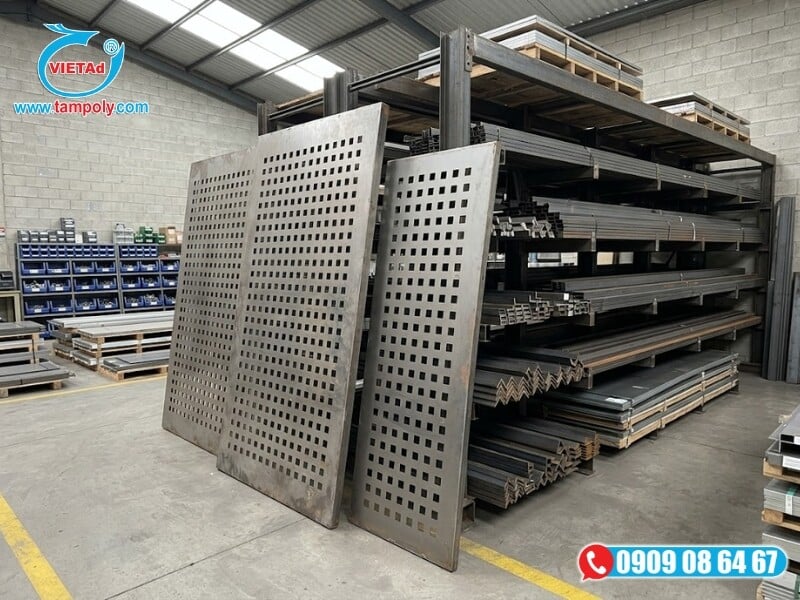 Vật Liệu Tấm QCV cung cấp nhôm tấm đục lỗ đa dạng loại và kích thước, hỗ trợ đục lỗ theo kích thước yêu cầu