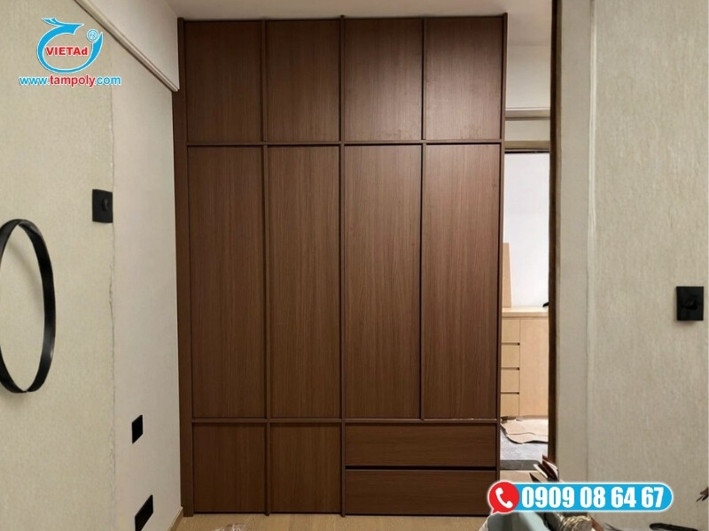 Tủ quần áo từ tấm pima vân Óc Chó đen mang vẻ đẹp quý phái, cao cấp