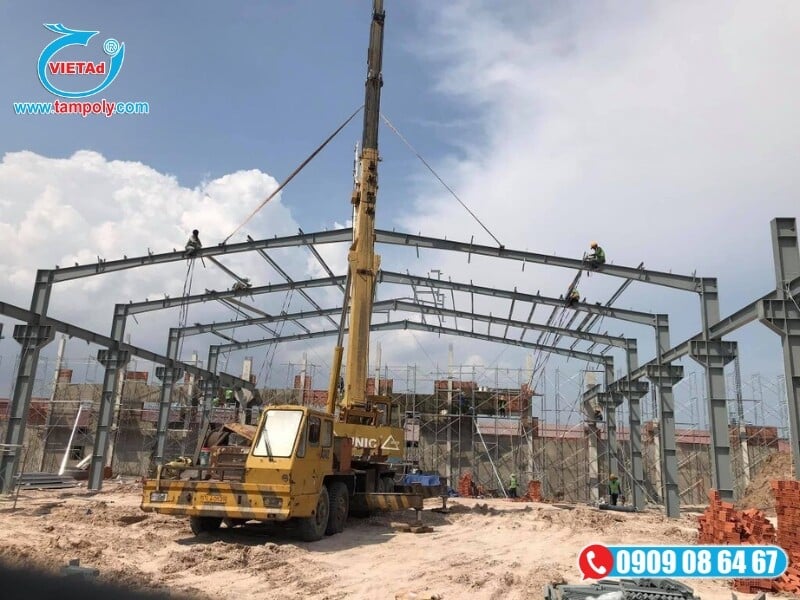 Đội ngũ thi công Vật Liệu Tấm QCV lắp ráp cấu kiện thép nhà xưởng tiền chế trọn gói, báo giá trung thực