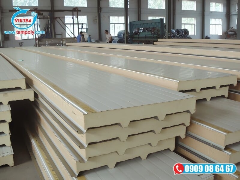 Tấm panel chống cháy 150 phút sở hữu các thông số kỹ thuật về độ dày lõi và tỷ trọng vật liệu đáp ứng tốt yêu cầu chịu nhiệt 