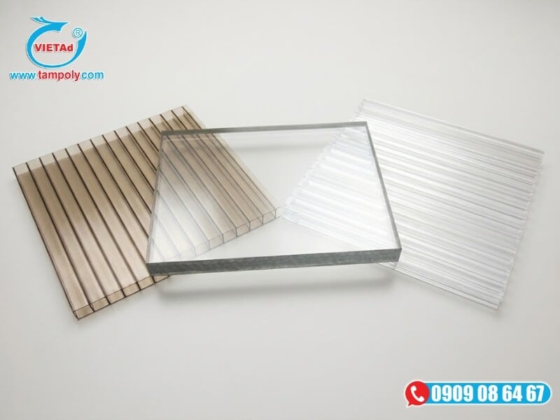 Tấm Poly Super Lite dòng đặc ruột và rỗng ruột đều mang hiệu quả chống tia UV, truyền sáng tốt và trọng lượng siêu nhẹ