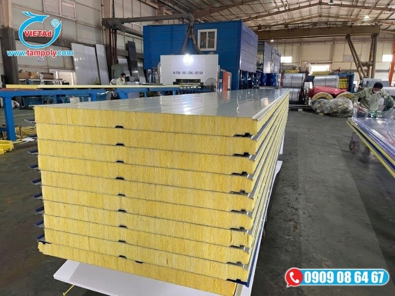 Mua hàng qua Công ty phân phối panel Vật Liệu Tấm QCV cho đơn hàng nhỏ, giao ngay