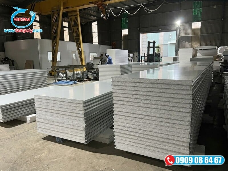 Vật Liệu Tấm QCV hỗ trợ cắt tấm panel theo kích thước bản vẽ và giao hàng tận nơi tại Hưng Yên