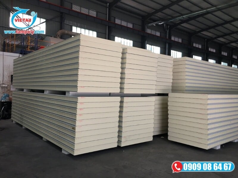 Vật Liệu Tấm QCV phân phối sẵn số lượng lớn panel cách nhiệt Hàn Quốc chính hãng, hỗ trợ cắt lẻ và thi công trọn gói