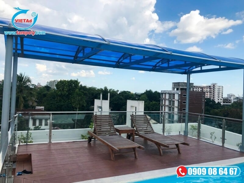 Đội ngũ thi công hoàn thiện mái che Canofix tận nơi cho khách hàng