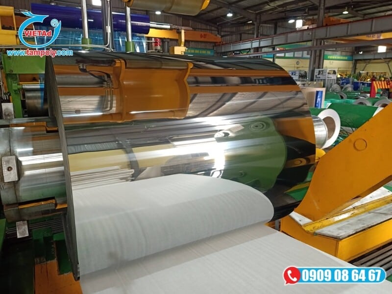 Cận cảnh bề mặt phôi thép không gỉ mác SUS 430 đạt tiêu chuẩn kỹ thuật ASTM