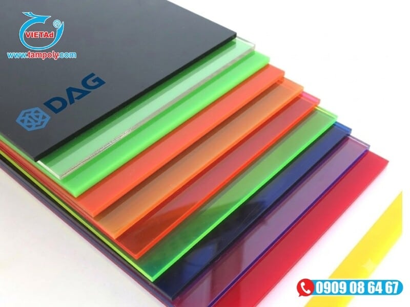 Bề mặt bóng mịn của tấm nhựa Mica DAG thuộc phân khúc vật liệu phổ thông