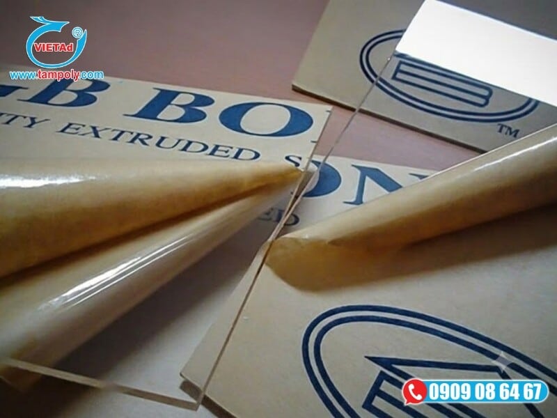 Phôi tấm Mica GB Bond sắc nét, không bị nứt gãy hay cháy đen cạnh khi gia công Laser