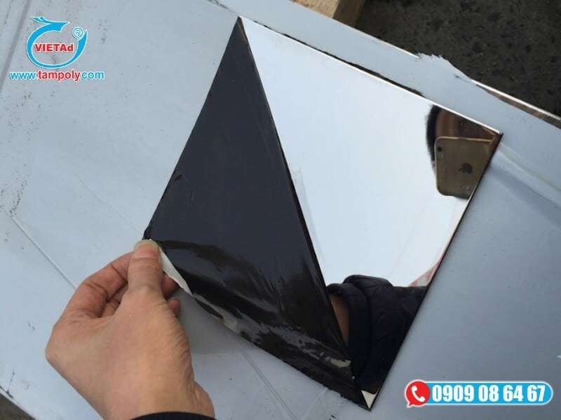 Bề mặt nguyên bản màu bạc sáng của tấm inox trắng