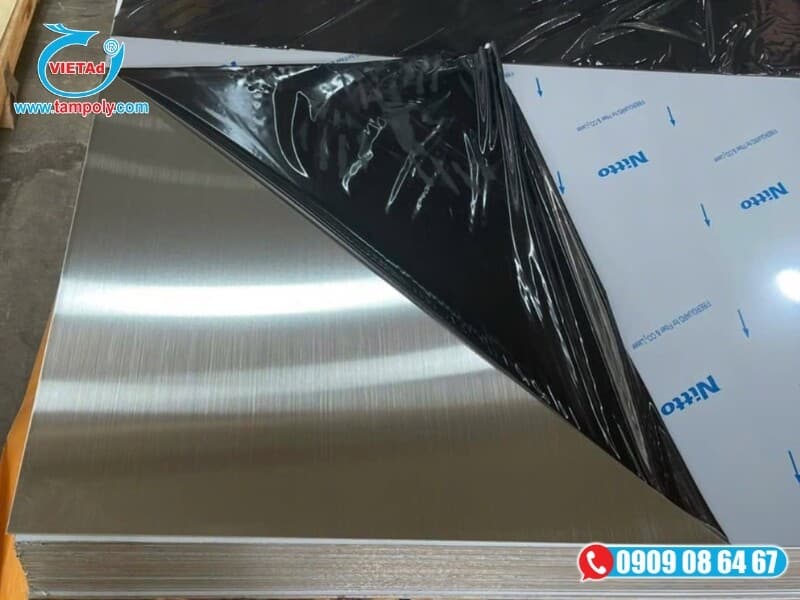 Tấm Inox trắng 304 có khả năng chống hoen gỉ dưới điều kiện môi trường ngoài trời