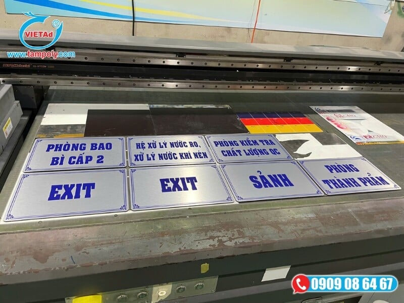 Tấm Inox xước gia công in UV làm bảng chỉ dẫn, bảng tên tòa nhà