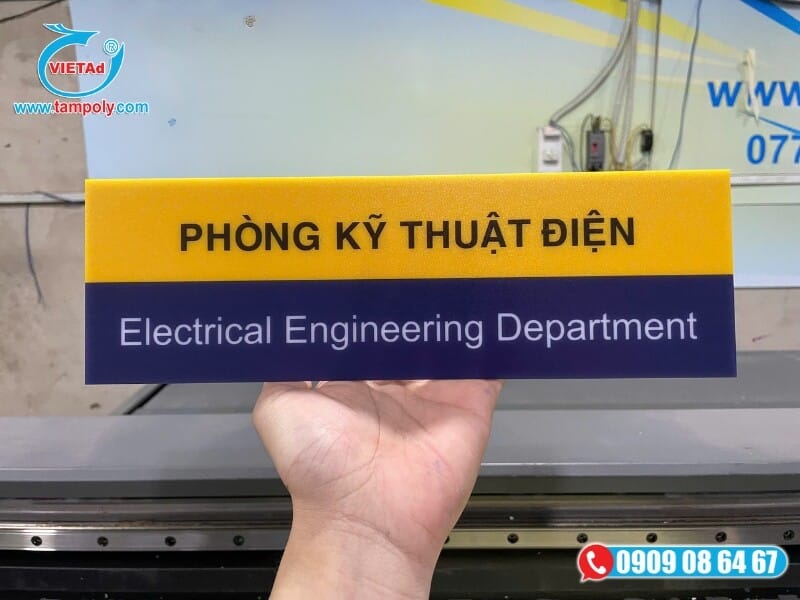 Mica được sử làm bảng tên các phòng ban cho công ty